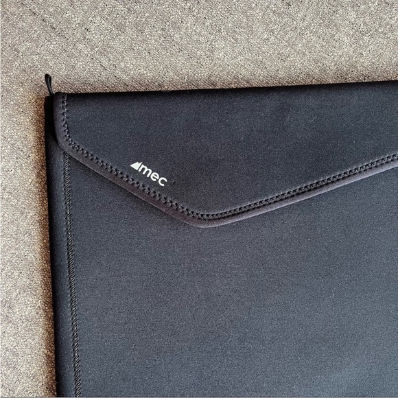 MEC Black Envelope Laptop Sleeve Case 15” - Picture 4 of 4